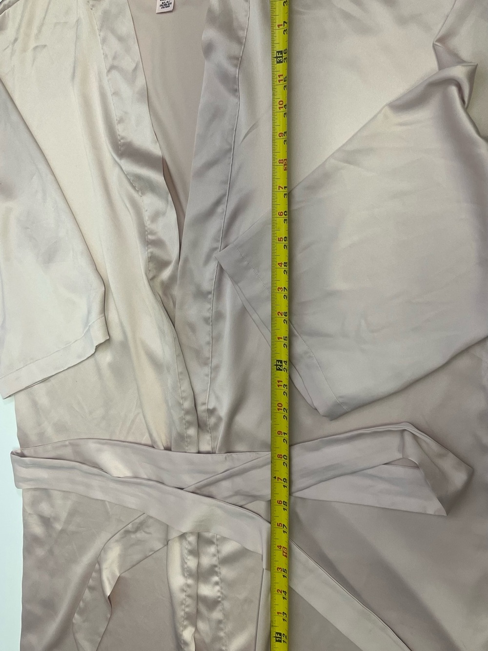 Silky Lightweight Robe in Blush - Picture 4 of 7